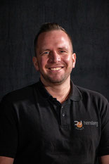 Portraitfoto vom Geschäftsführer Patrick van Kluth